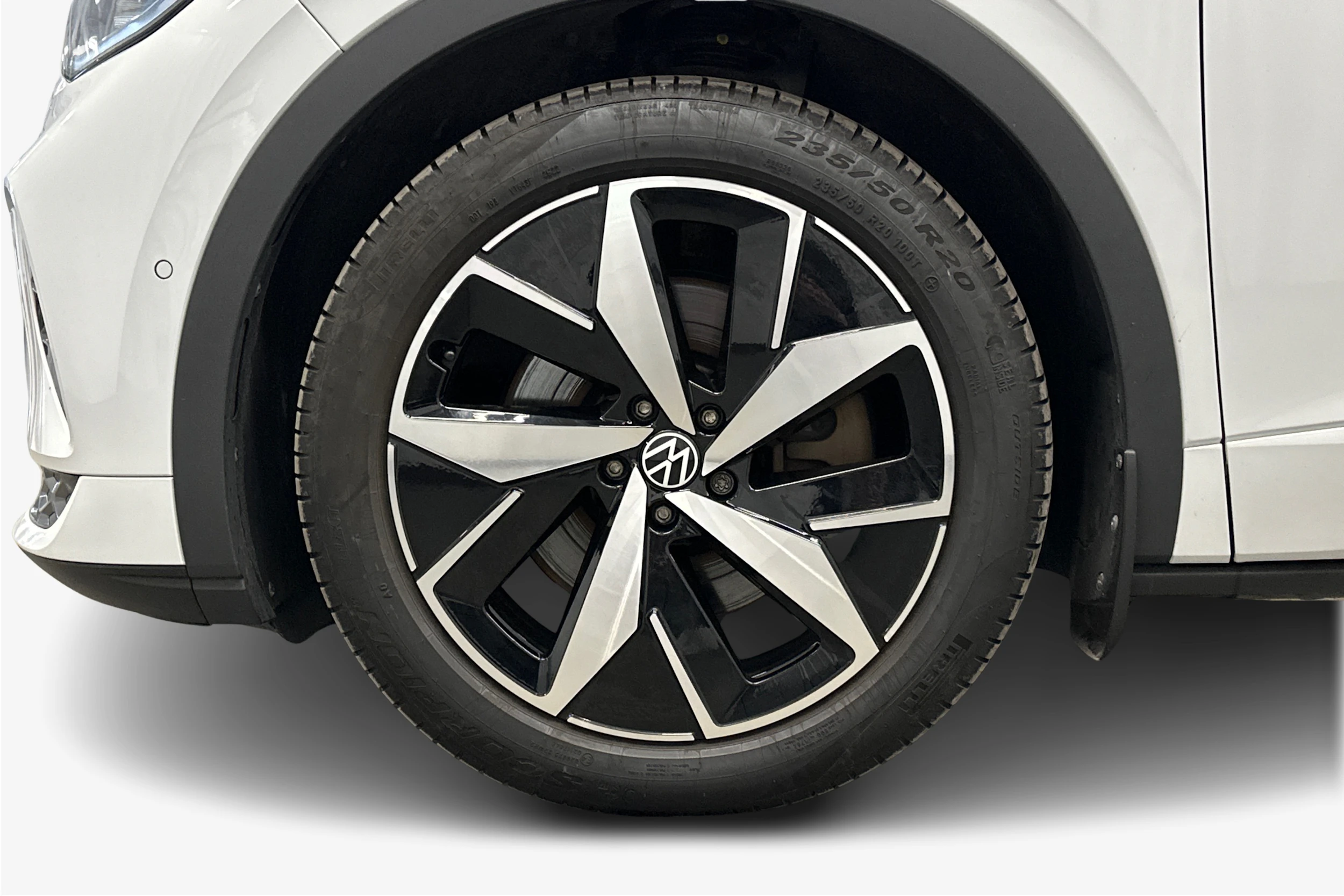 valkoinen Volkswagen ID.5 2023 kuva 12.