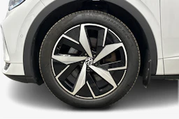 valkoinen Volkswagen ID.5 2023 kuva 12.