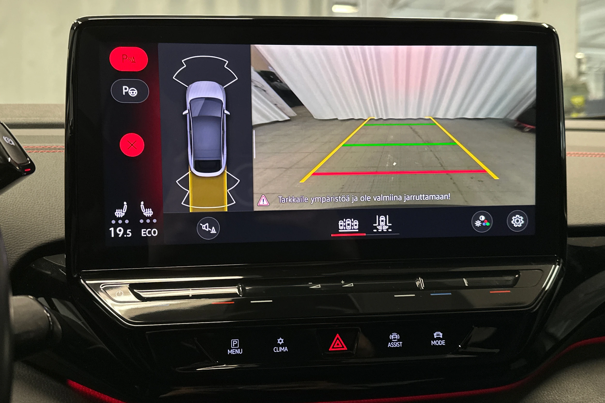 valkoinen Volkswagen ID.5 2023 kuva 28.