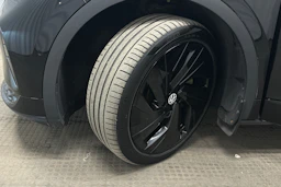 musta Volkswagen ID.5 2023 kuva 10.