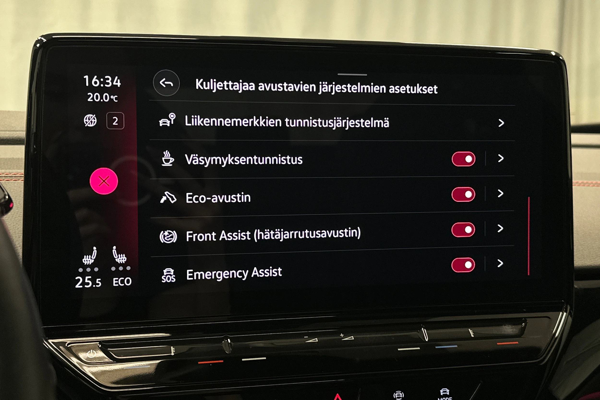 musta Volkswagen ID.5 2023 kuva 28.