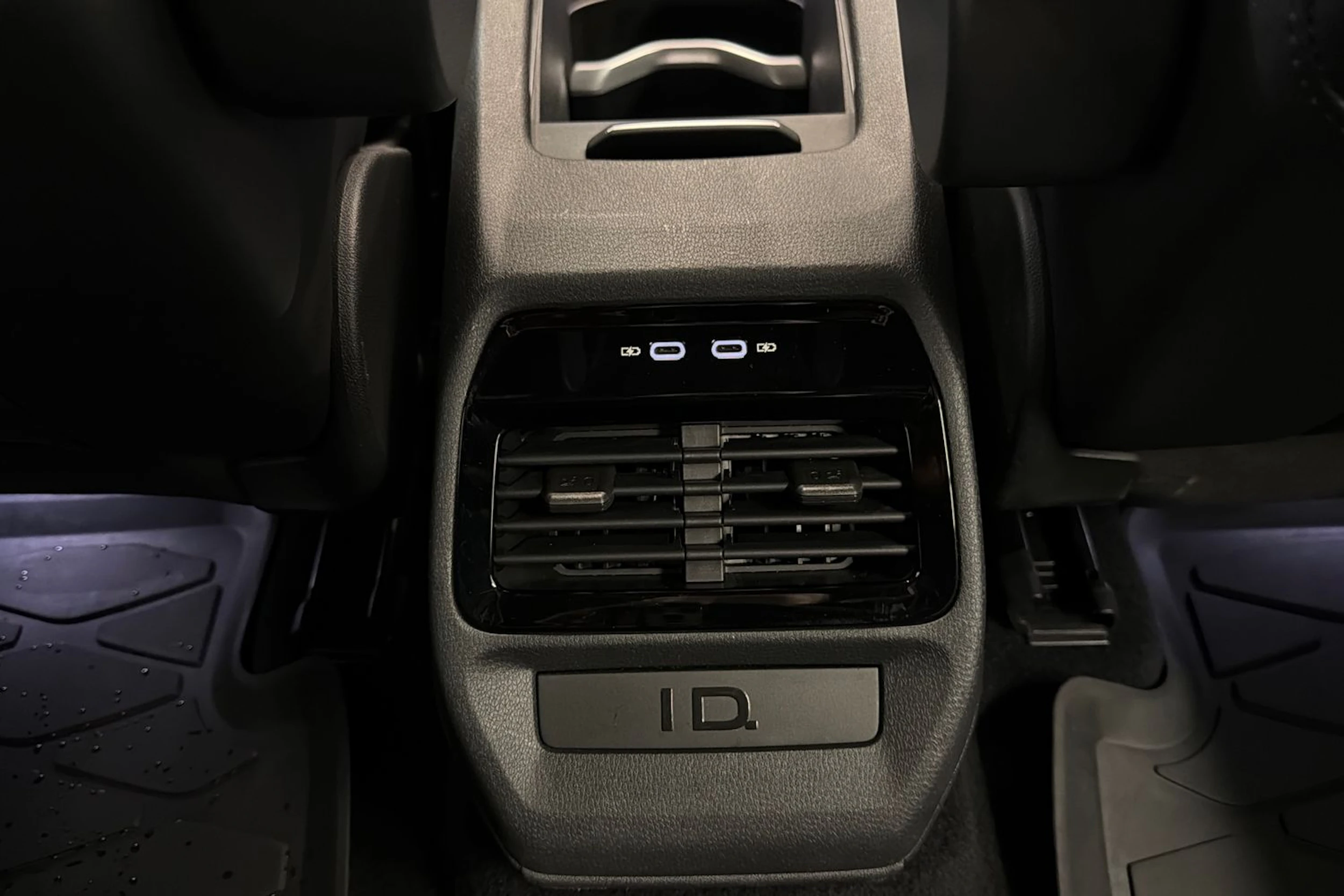 musta Volkswagen ID.5 2023 kuva 15.
