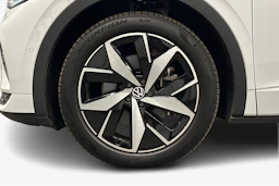 valkoinen Volkswagen ID.5 2023 kuva 9.