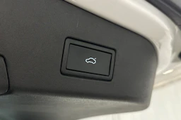 valkoinen Volkswagen ID.5 2023 kuva 12.