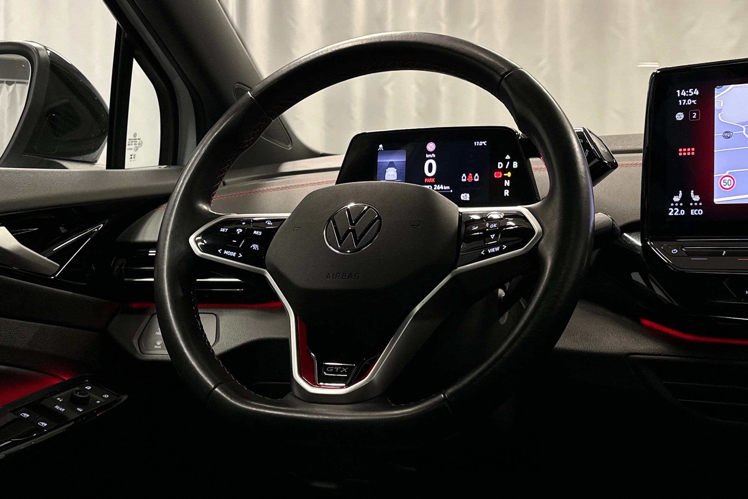 valkoinen Volkswagen ID.5 2023 kuva 17.