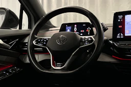 valkoinen Volkswagen ID.5 2023 kuva 17.