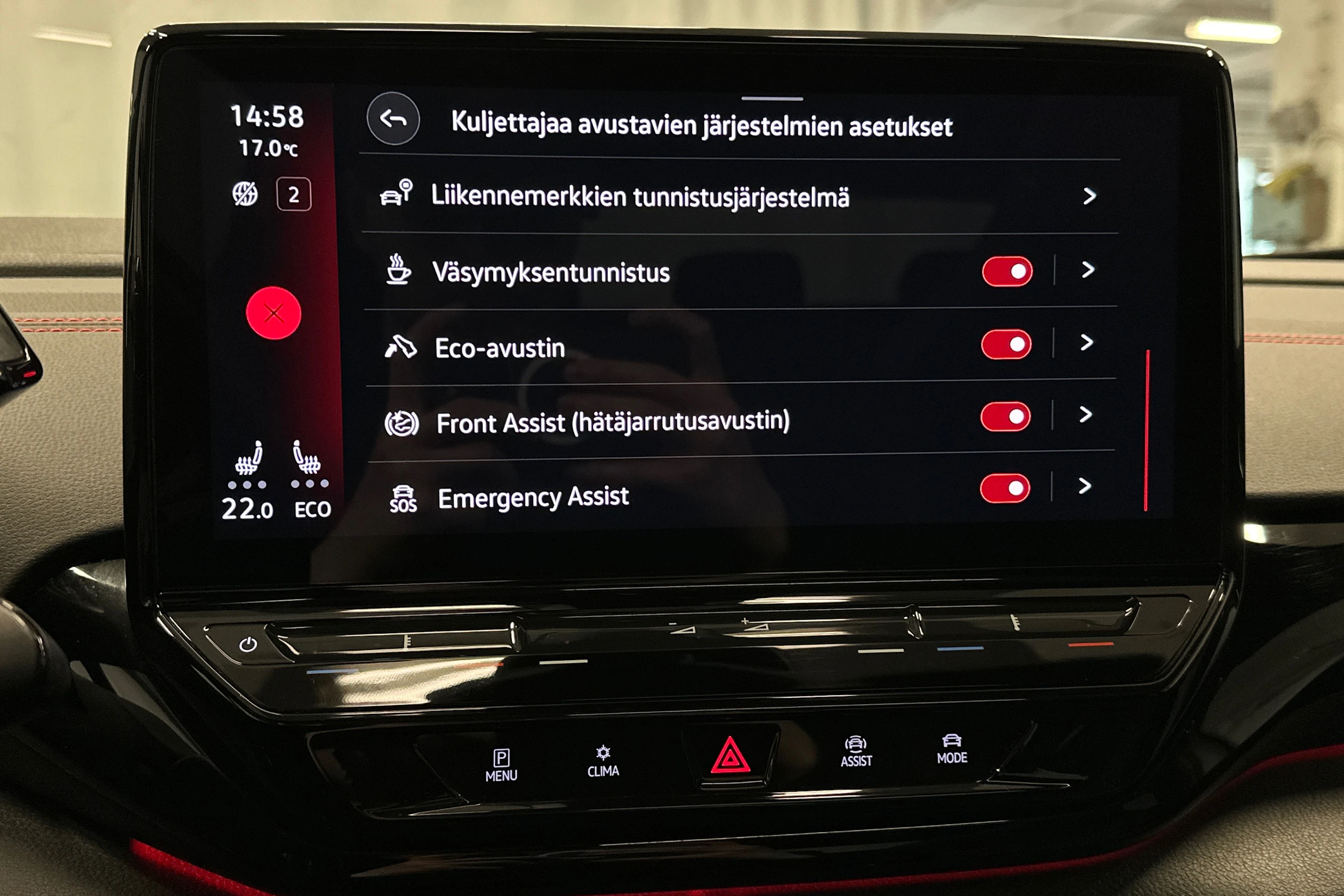 valkoinen Volkswagen ID.5 2023 kuva 28.