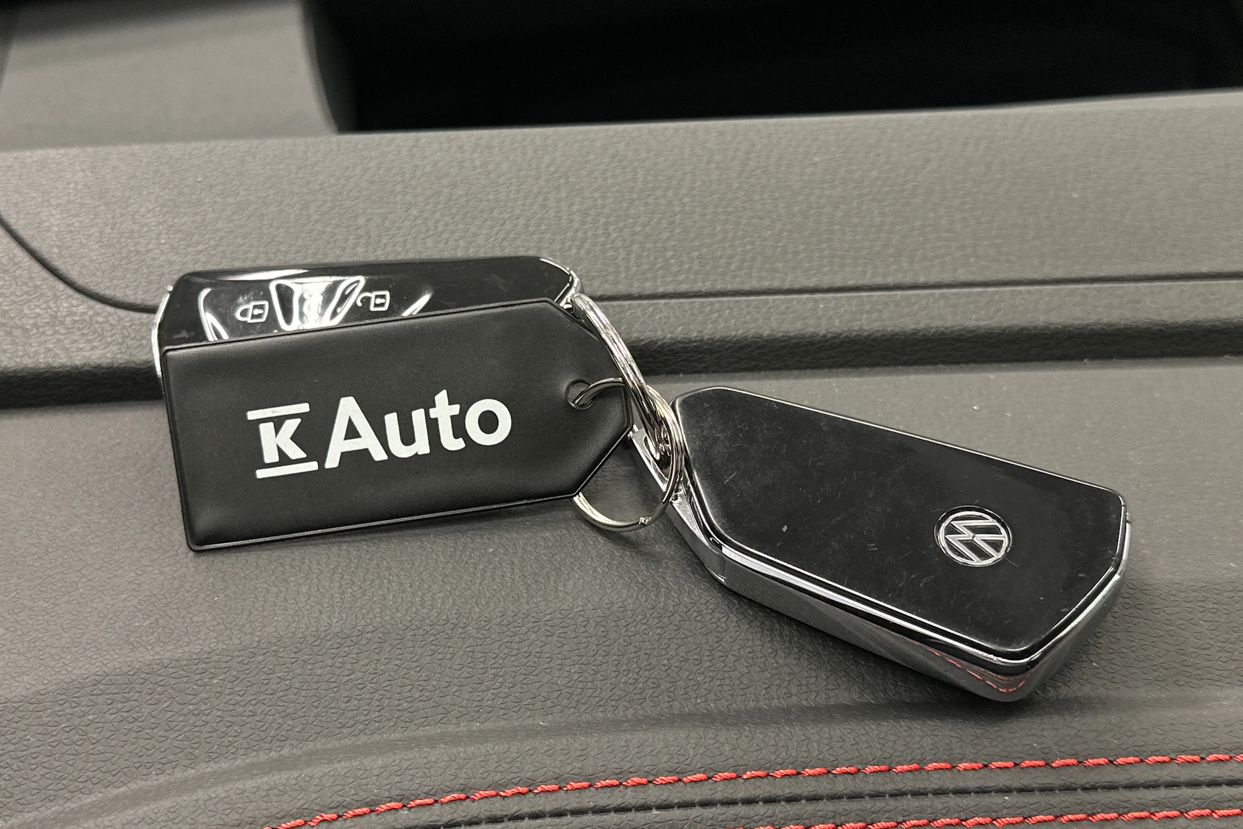 valkoinen Volkswagen ID.5 2023 kuva 32.
