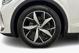 valkoinen Volkswagen ID.5 2023 kuva 9.