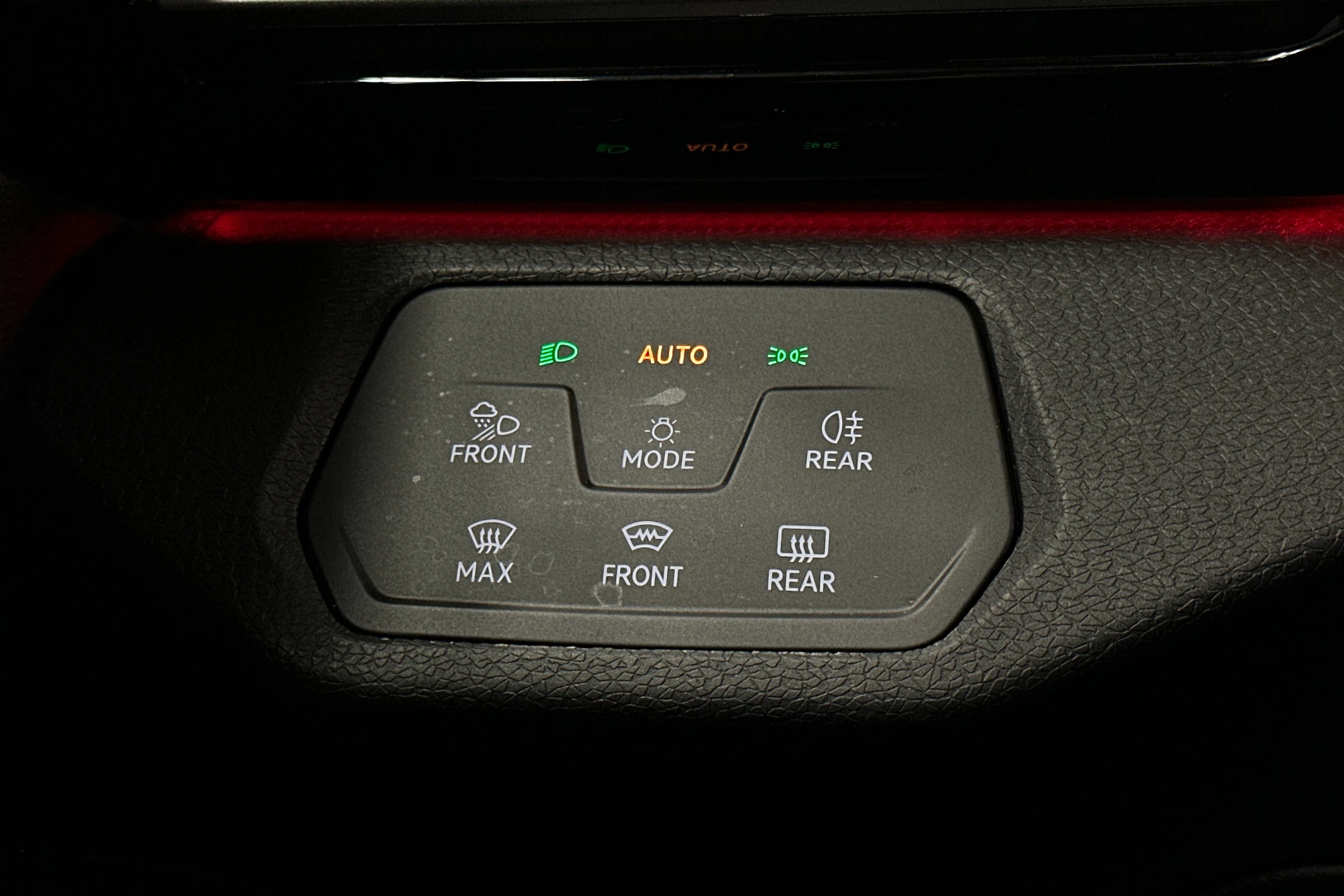 valkoinen Volkswagen ID.5 2023 kuva 19.