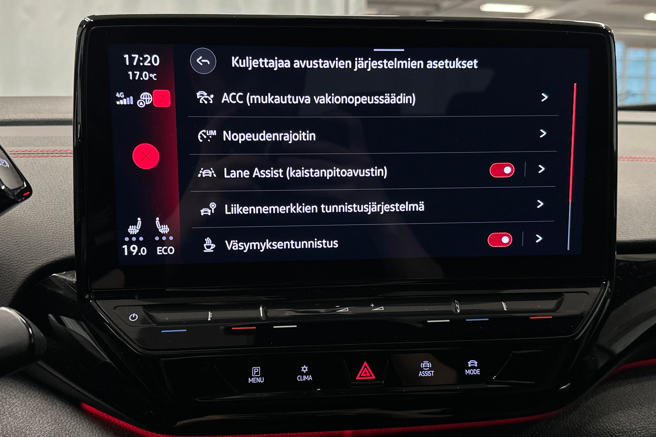 valkoinen Volkswagen ID.5 2023 kuva 24.