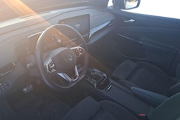 sininen Volkswagen ID.5 2023 kuva 7.