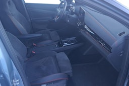 sininen Volkswagen ID.5 2023 kuva 10.