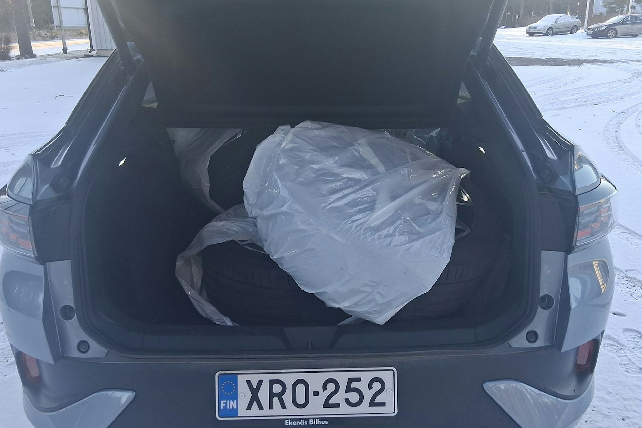 sininen Volkswagen ID.5 2023 kuva 14.