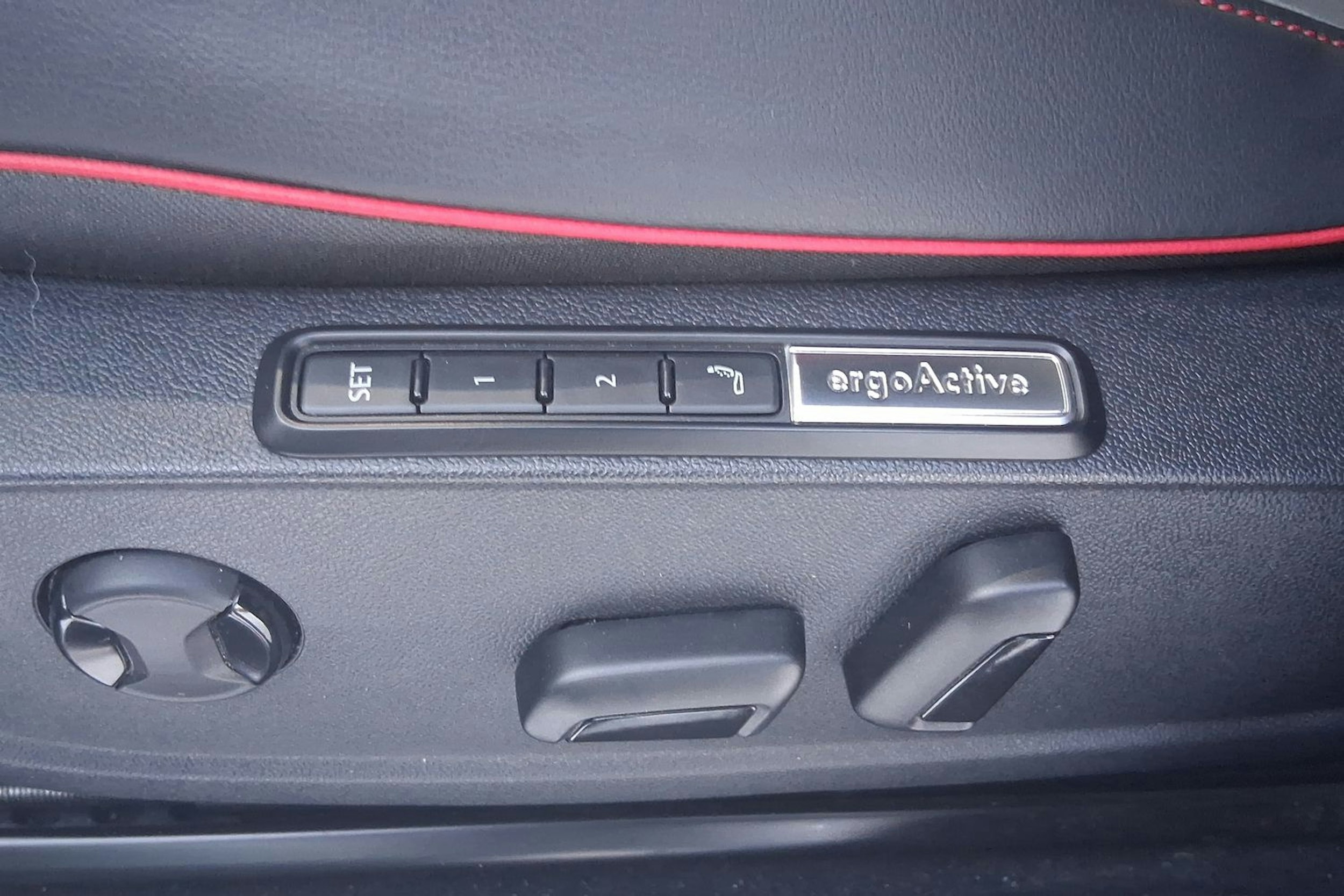 sininen Volkswagen ID.5 2023 kuva 15.