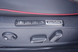 sininen Volkswagen ID.5 2023 kuva 15.