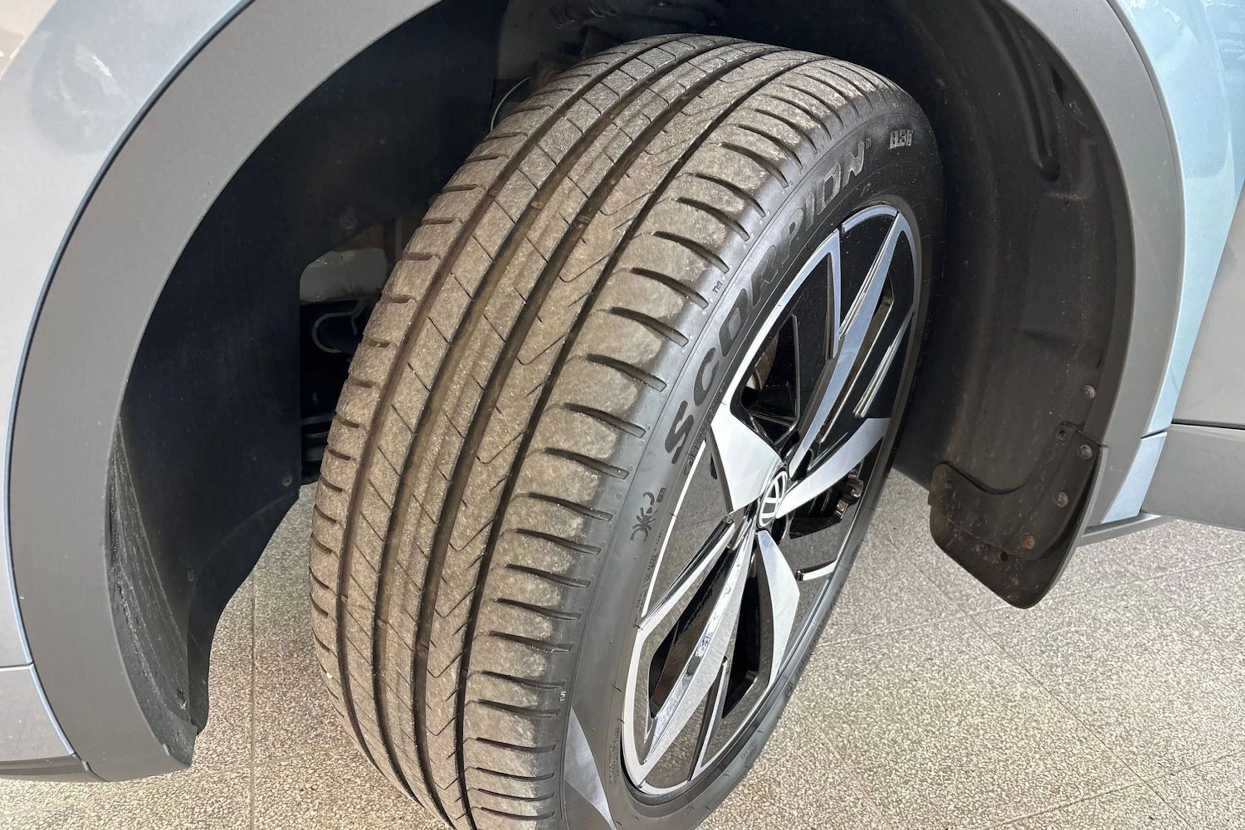 Sininen Volkswagen ID.5 2023 kuva 10.