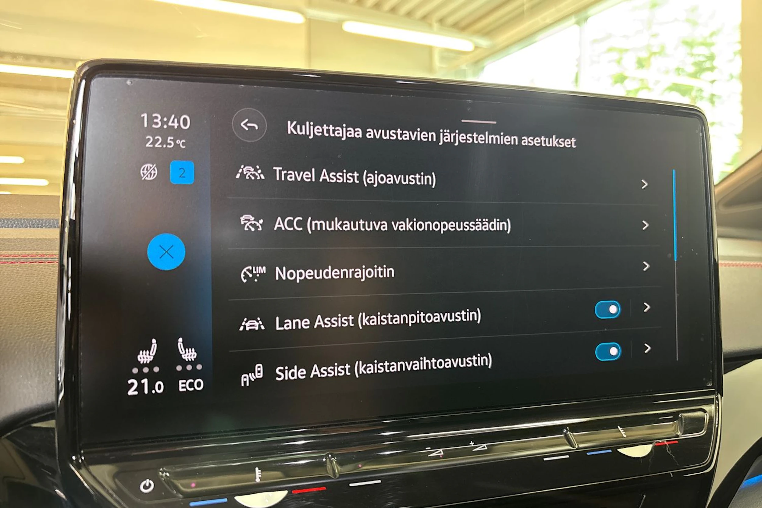 Sininen Volkswagen ID.5 2023 kuva 18.