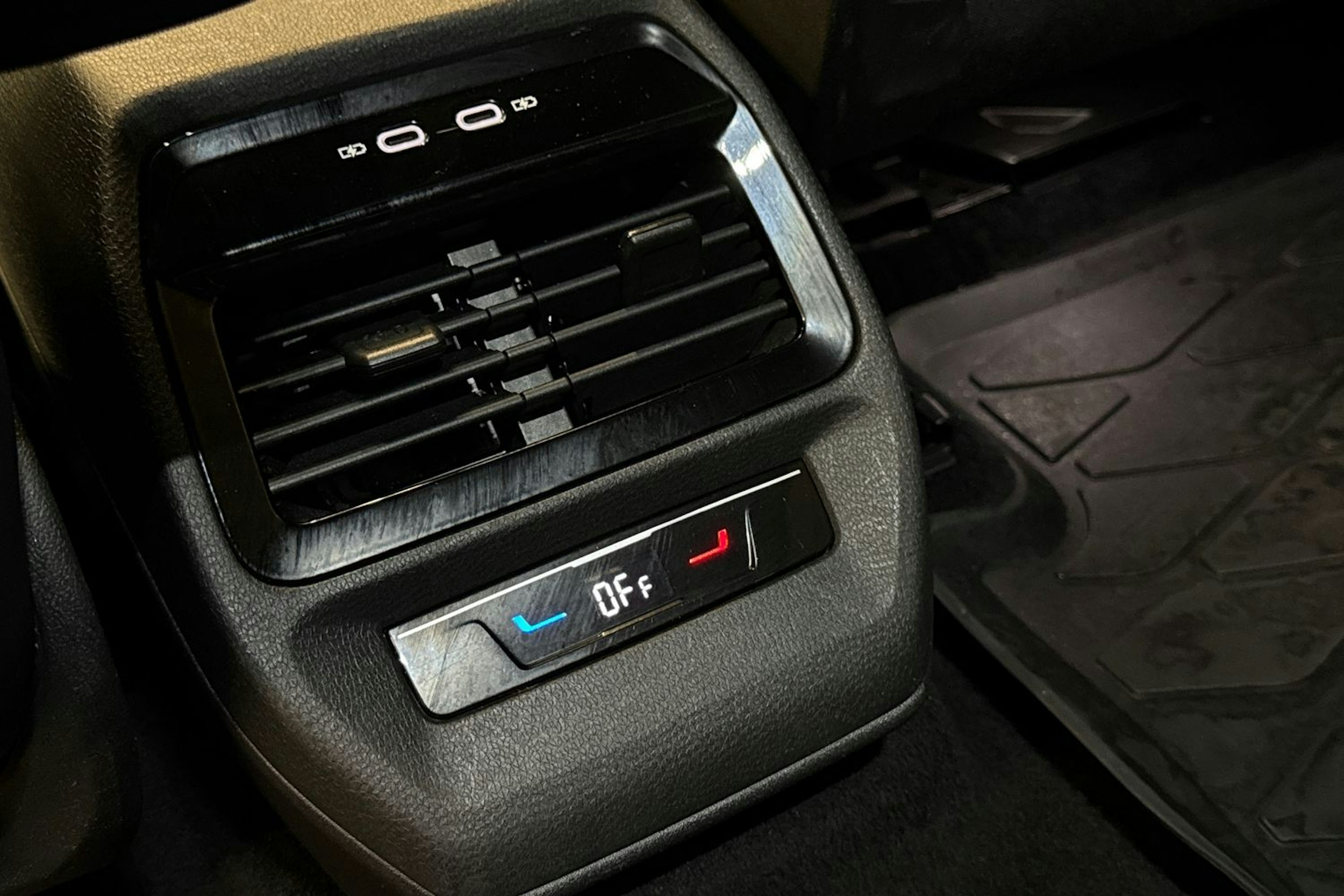 musta Volkswagen ID.5 2023 kuva 19.