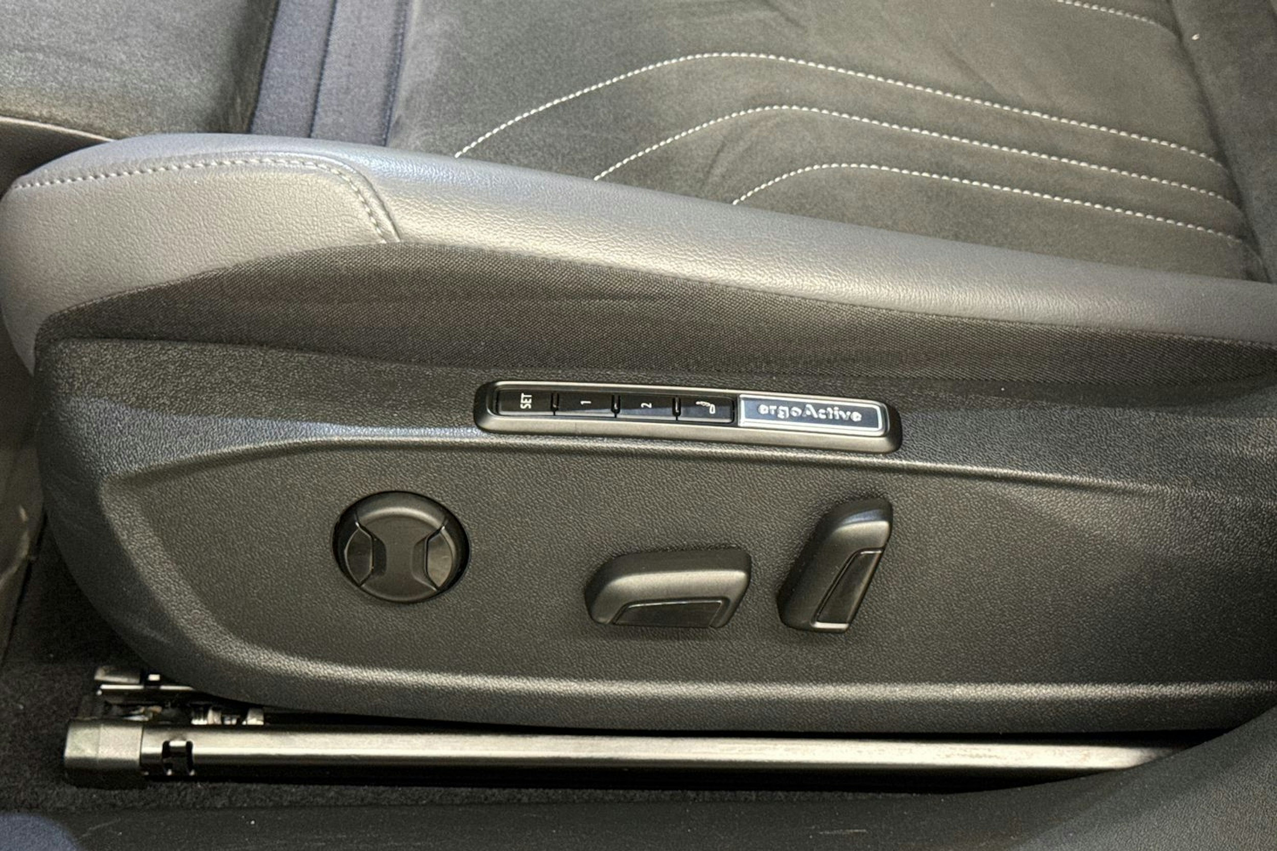 musta Volkswagen ID.5 2023 kuva 25.