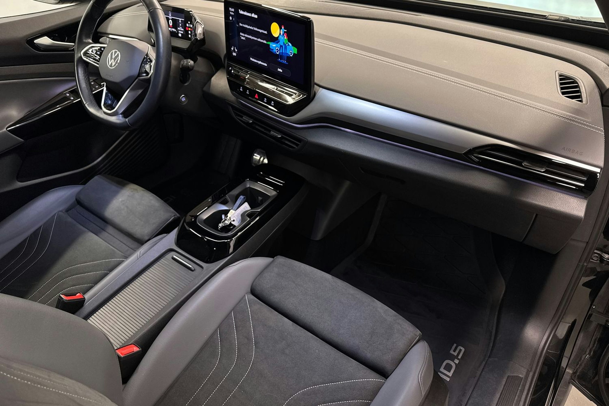 musta Volkswagen ID.5 2023 kuva 27.