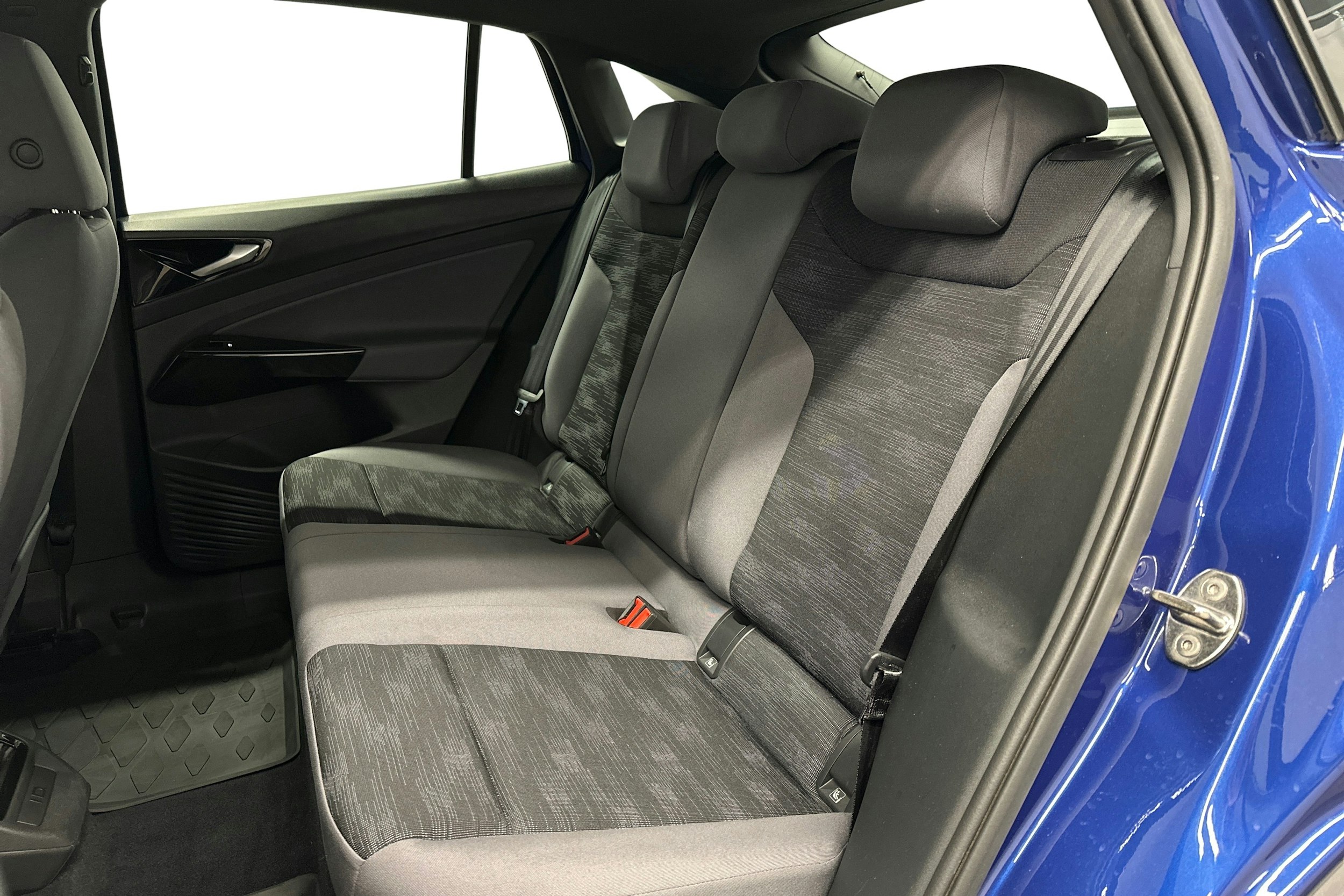 sininen Volkswagen ID.5 2023 kuva 10.
