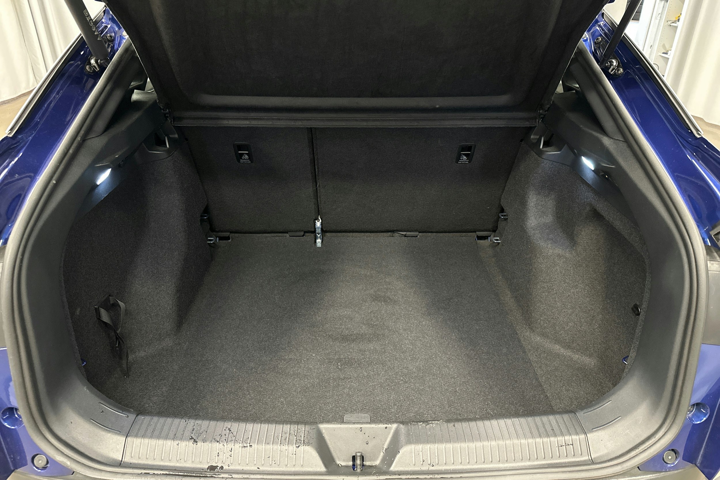 sininen Volkswagen ID.5 2023 kuva 14.
