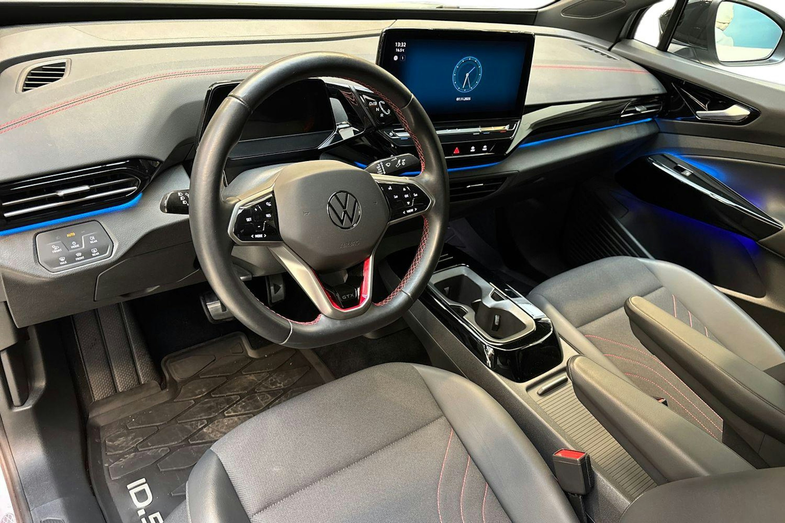 harmaa Volkswagen ID.5 2023 kuva 7.