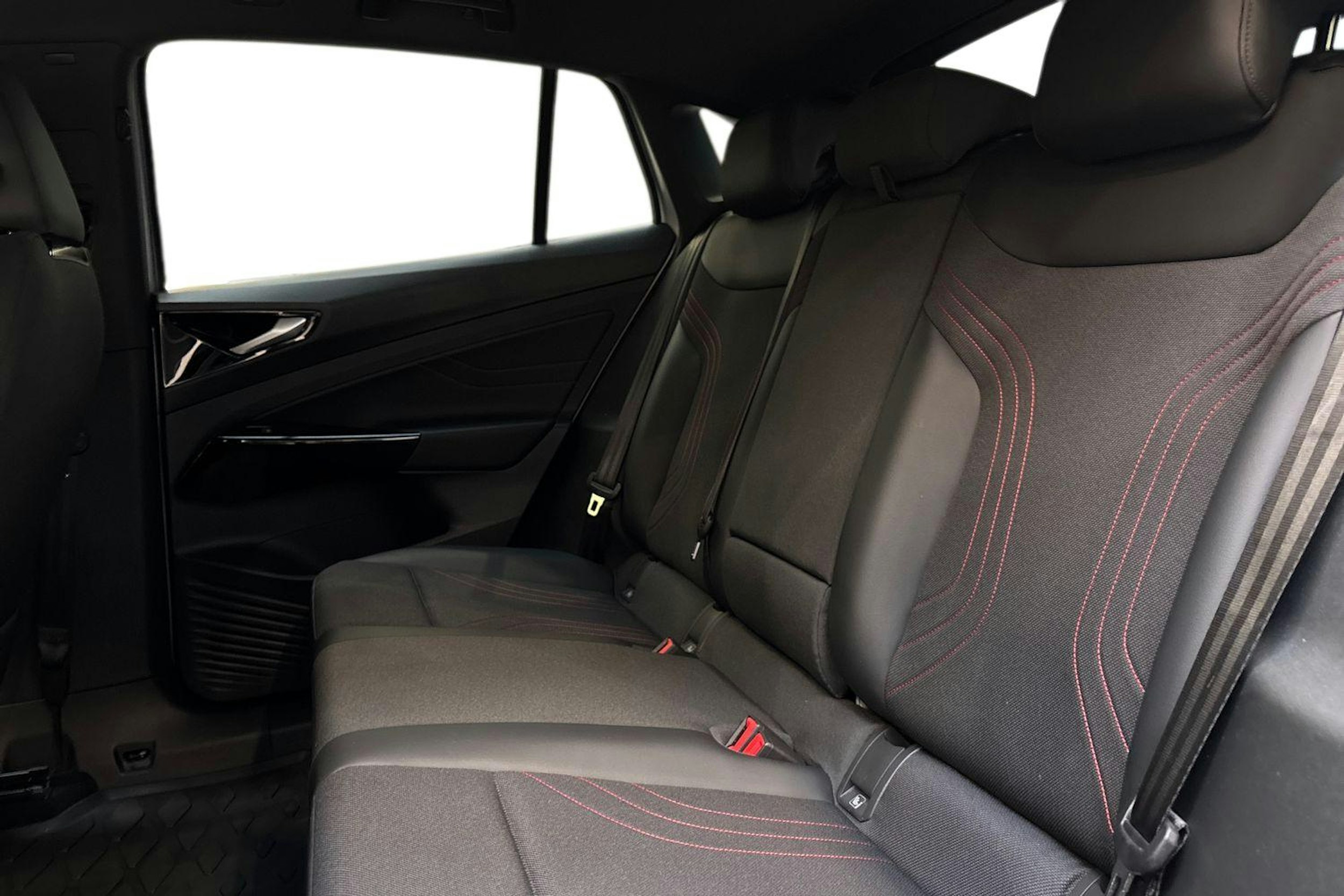 harmaa Volkswagen ID.5 2023 kuva 10.