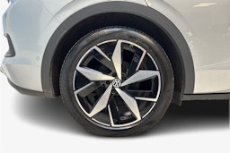 harmaa Volkswagen ID.5 2023 kuva 11.