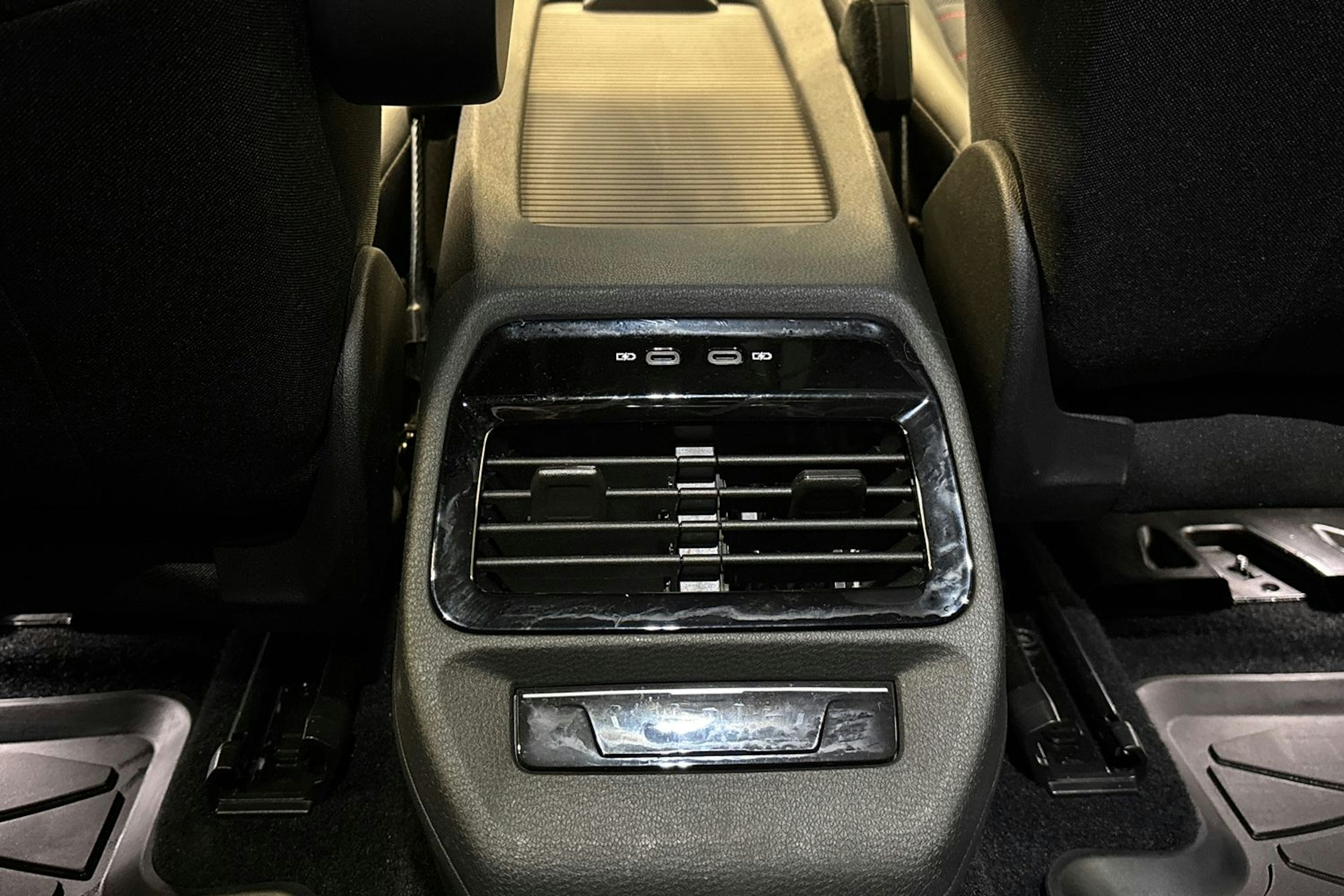 harmaa Volkswagen ID.5 2023 kuva 17.