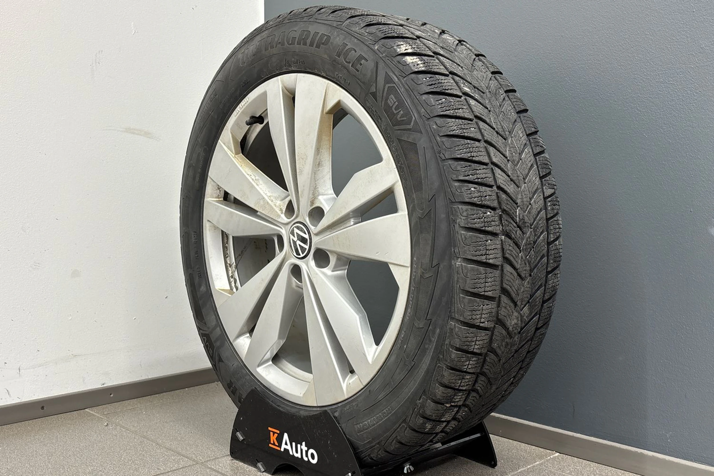 punainen Volkswagen ID.5 2023 kuva 13.