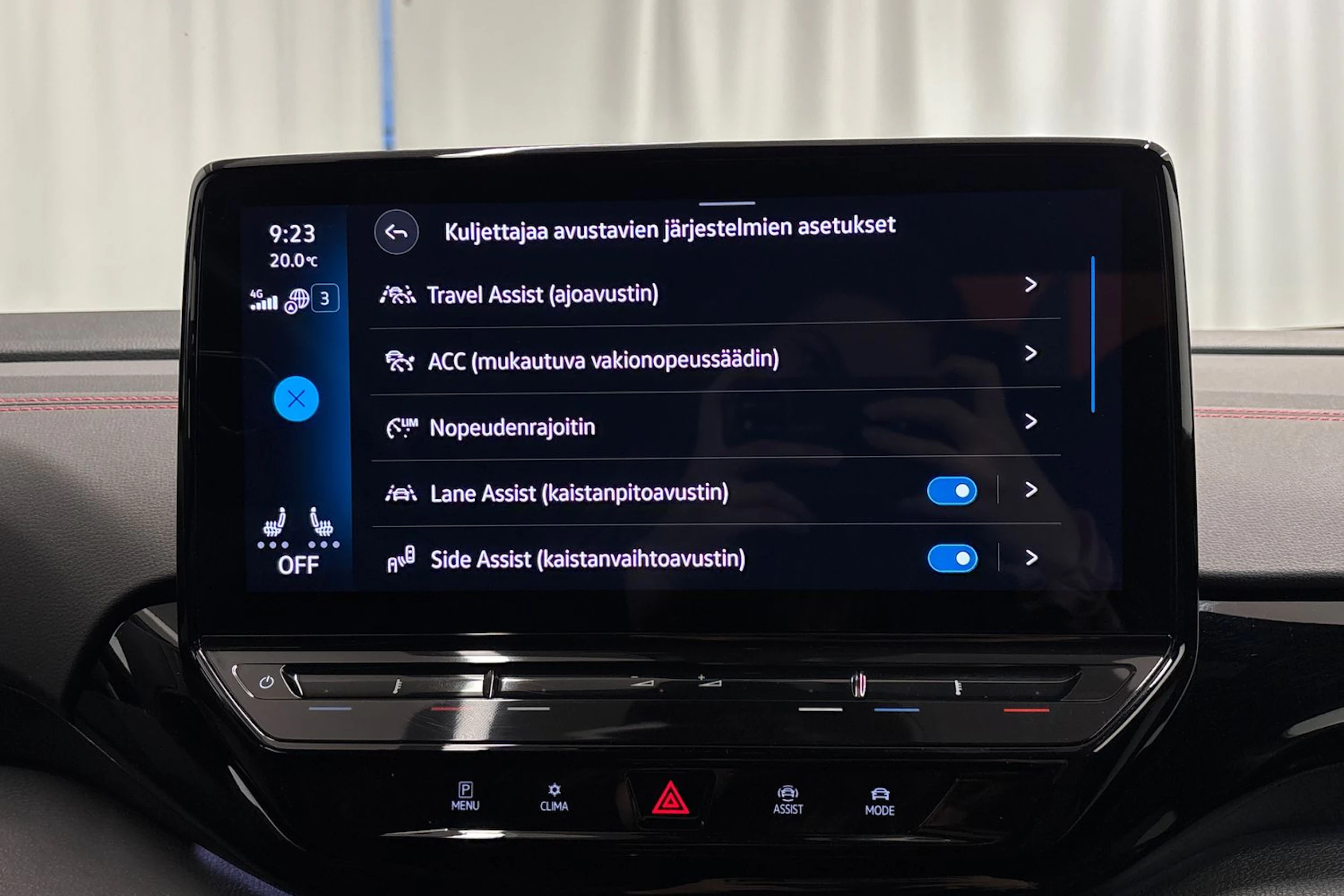 punainen Volkswagen ID.5 2023 kuva 22.