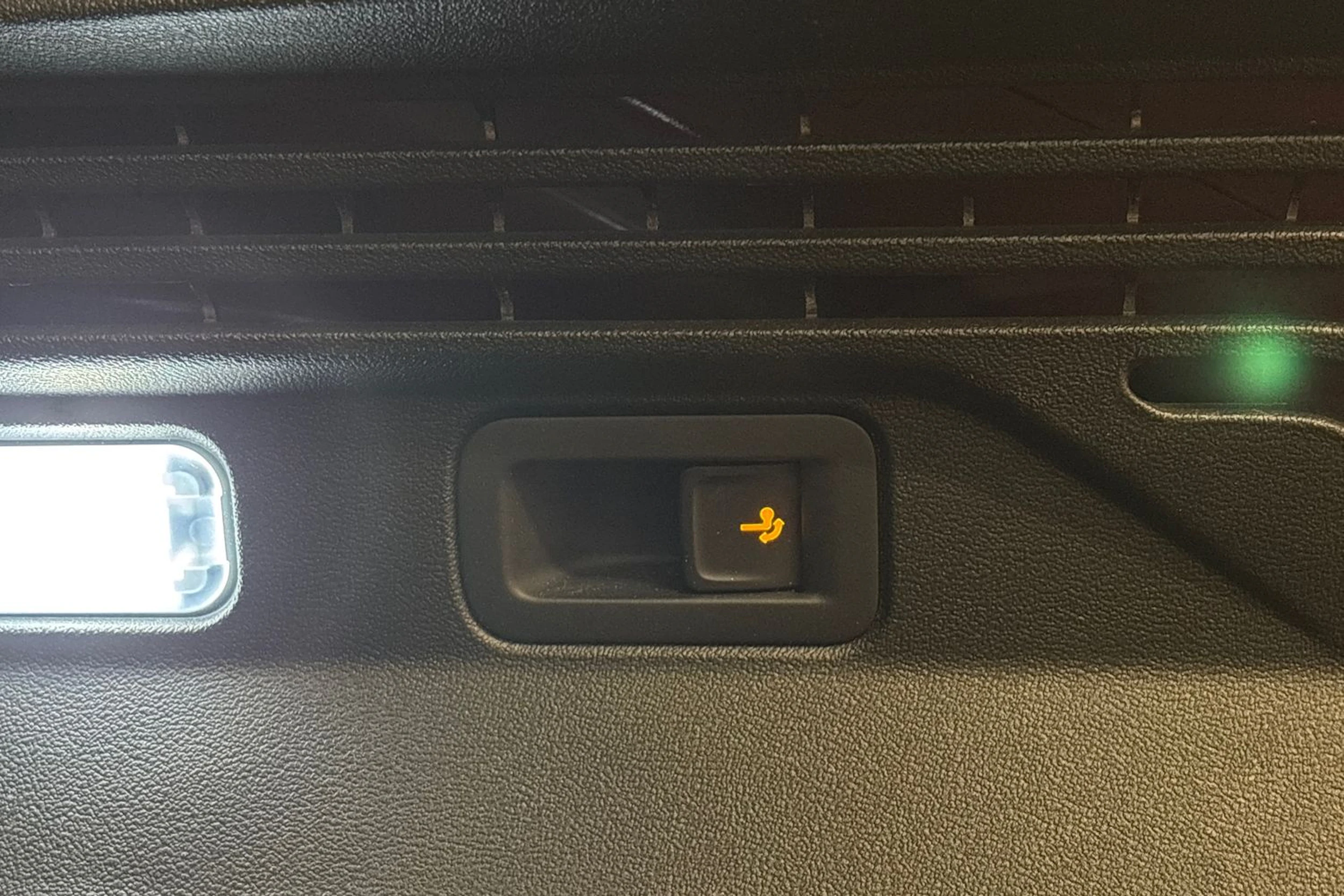 punainen Volkswagen ID.5 2023 kuva 28.