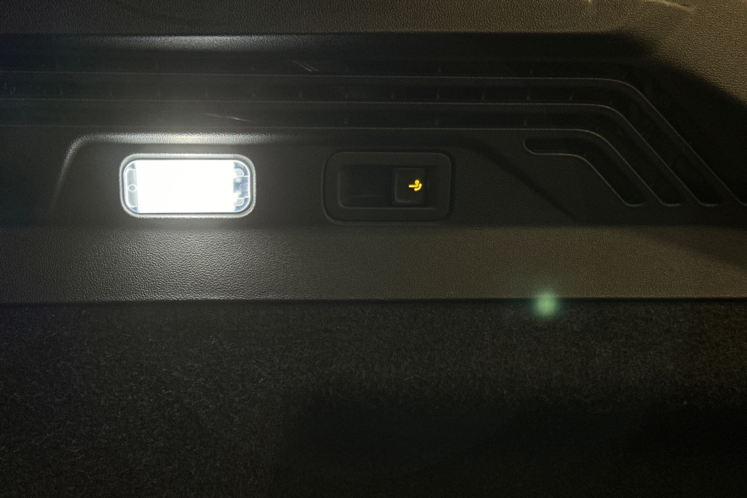 musta Volkswagen ID.5 2023 kuva 16.