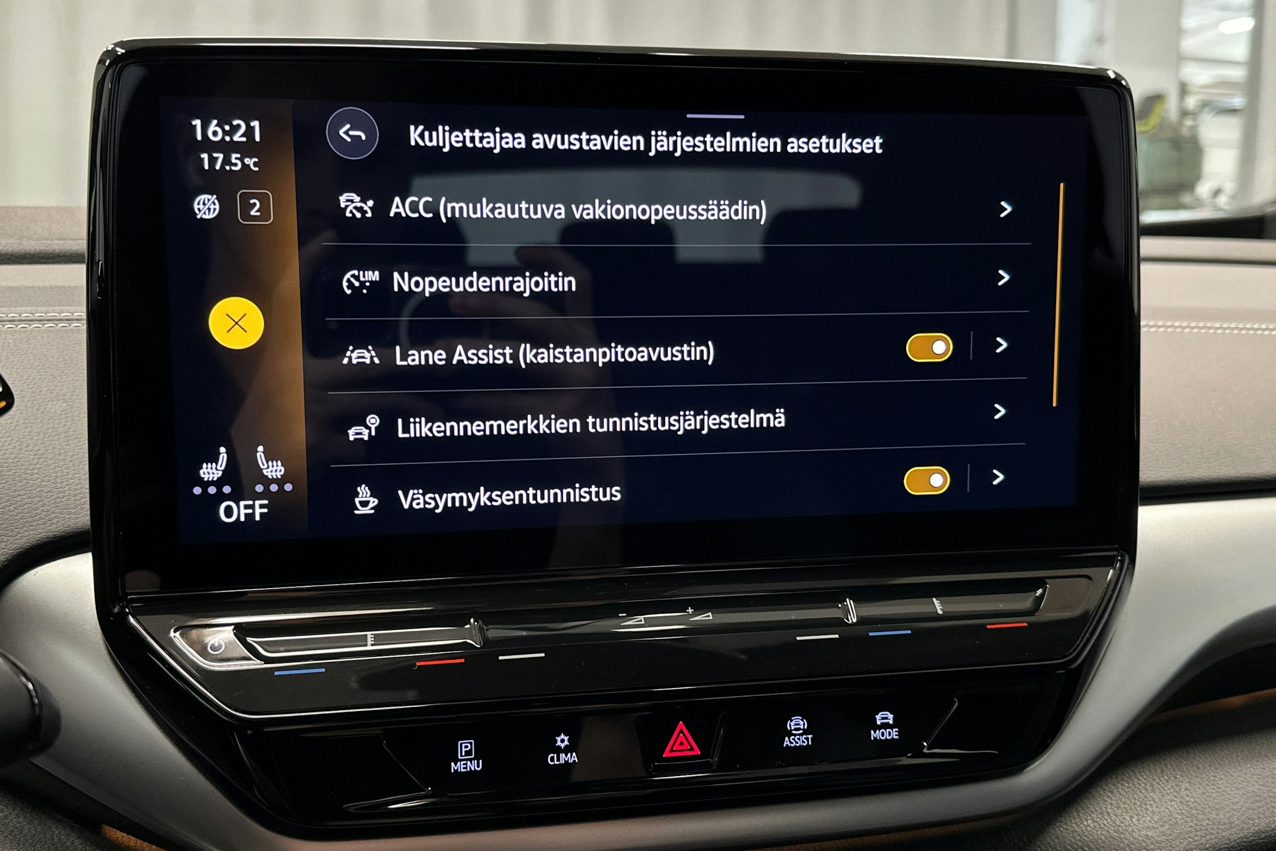 musta Volkswagen ID.5 2023 kuva 25.
