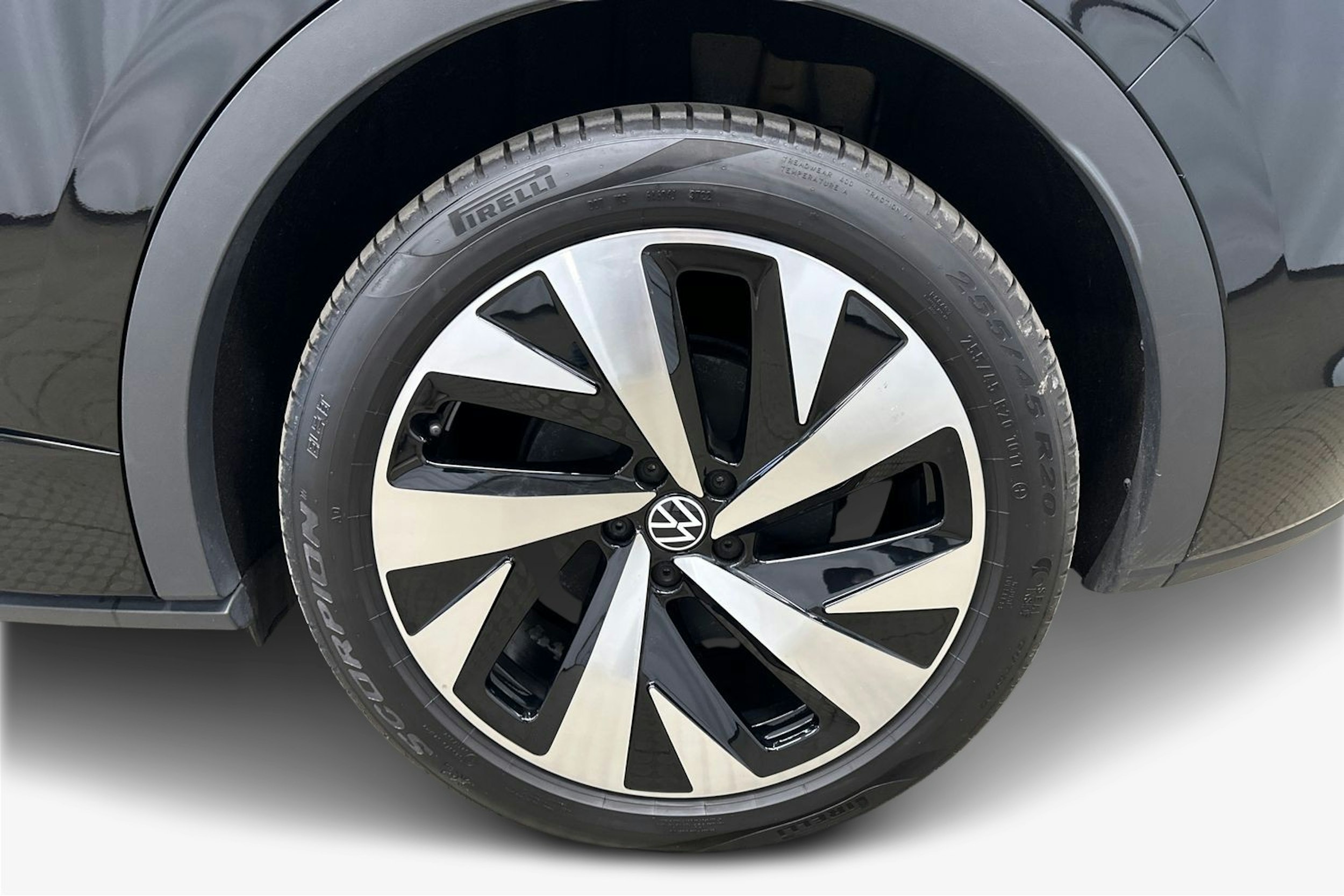musta Volkswagen ID.5 2023 kuva 11.