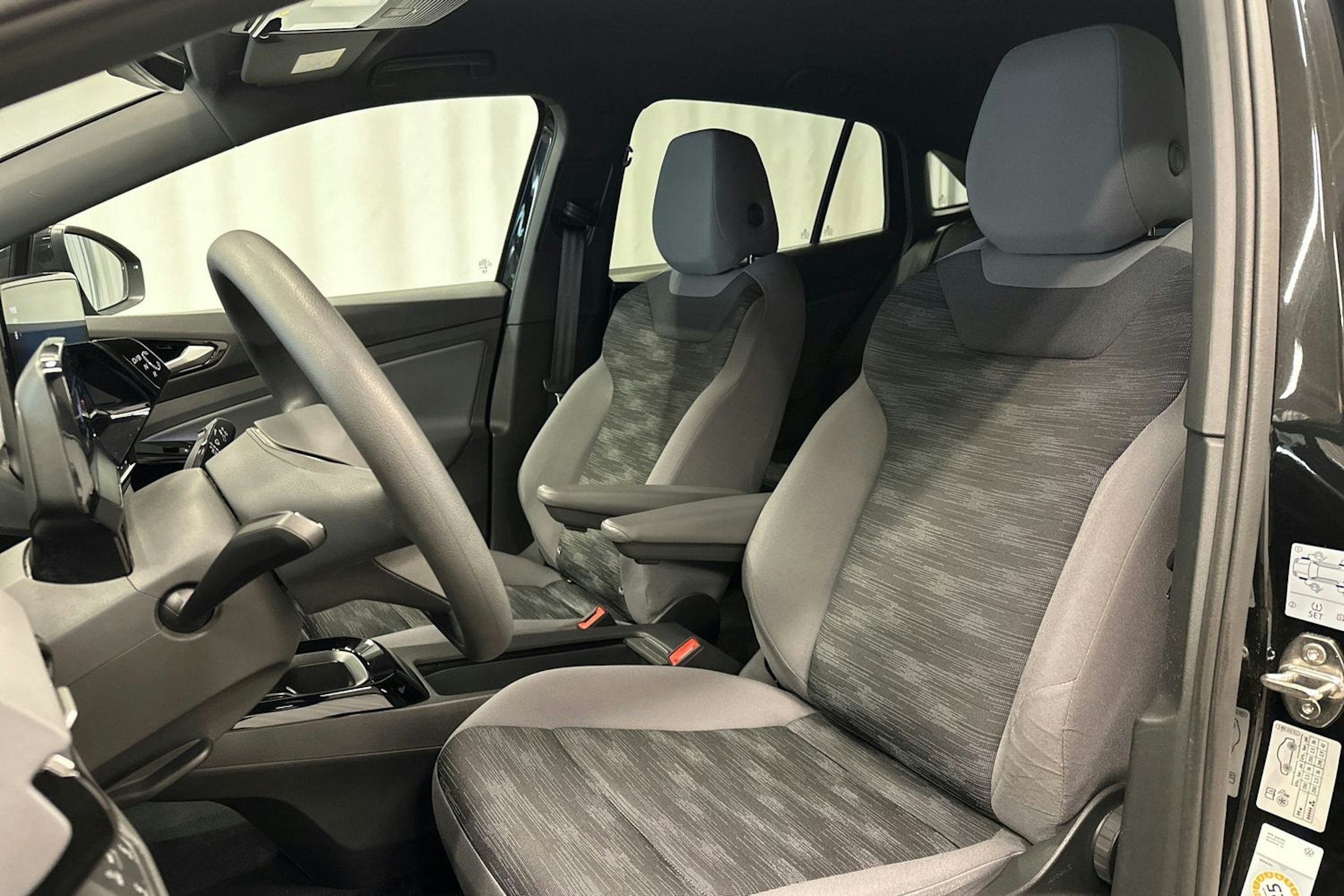 musta Volkswagen ID.5 2023 kuva 24.