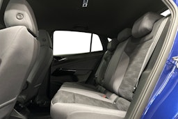 sininen Volkswagen ID.5 2023 kuva 10.