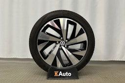 sininen Volkswagen ID.5 2023 kuva 13.