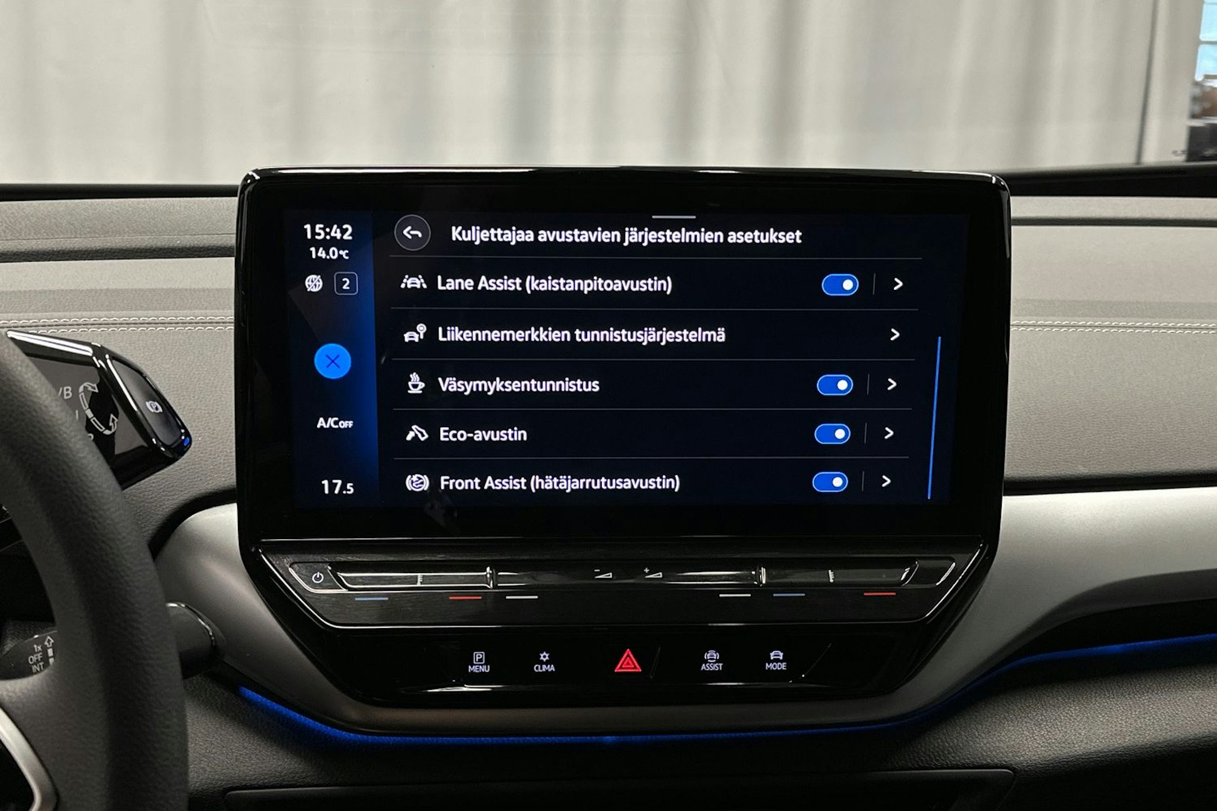 sininen Volkswagen ID.5 2023 kuva 25.