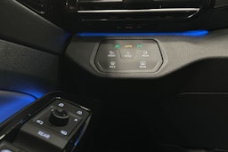 sininen Volkswagen ID.5 2023 kuva 32.
