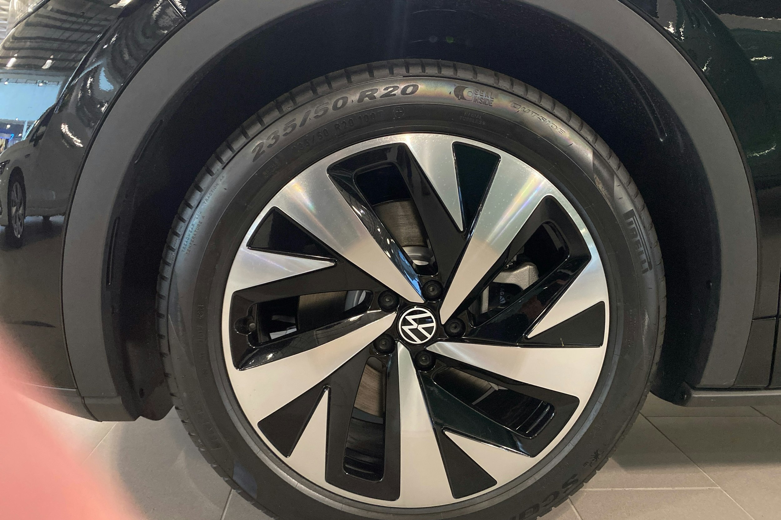 met. musta Volkswagen ID.5 2024 kuva 9.