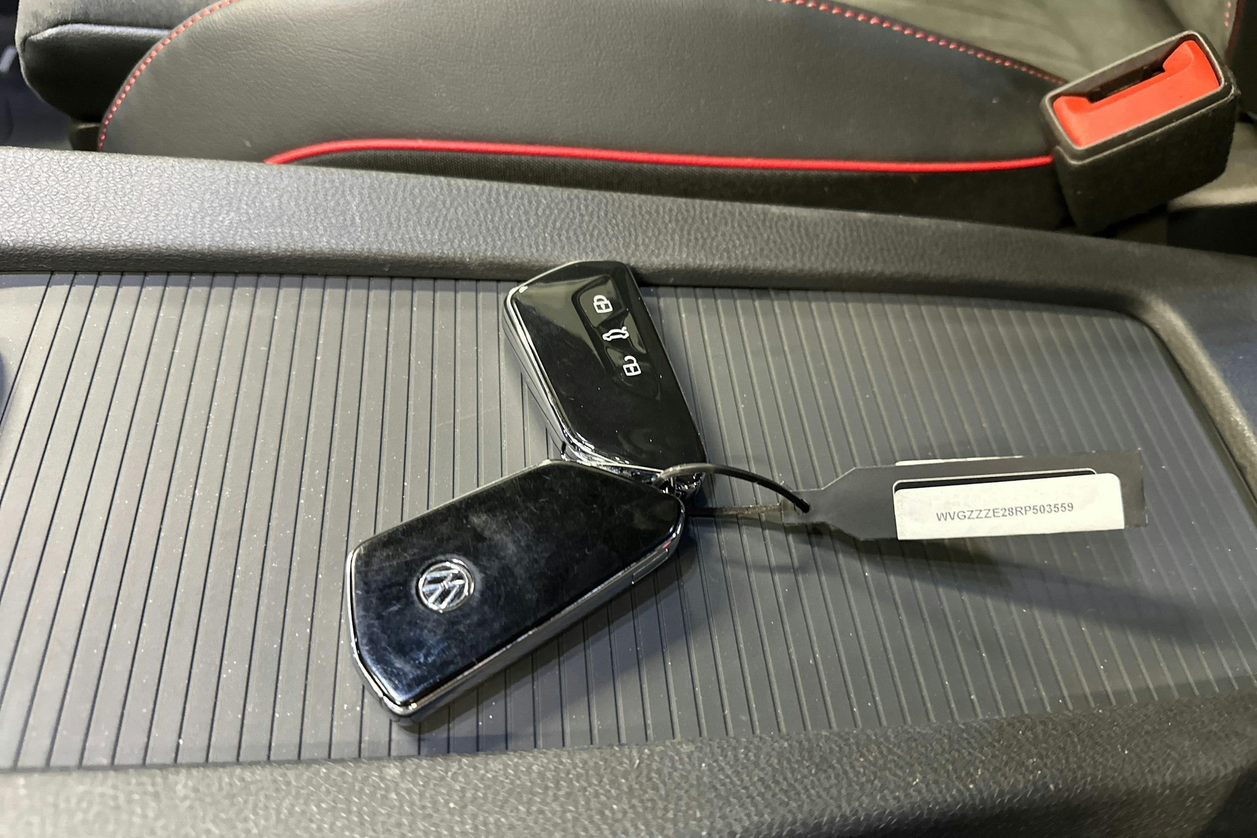 musta Volkswagen ID.5 2024 kuva 32.