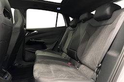 valkoinen Volkswagen ID.5 2024 kuva 10.
