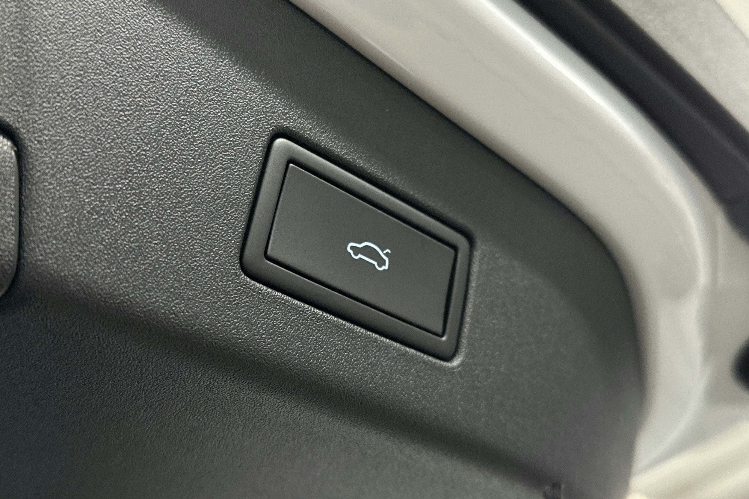 valkoinen Volkswagen ID.5 2024 kuva 15.