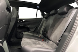 valkoinen Volkswagen ID.5 2024 kuva 10.