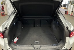 valkoinen Volkswagen ID.5 2024 kuva 14.