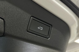 valkoinen Volkswagen ID.5 2024 kuva 15.