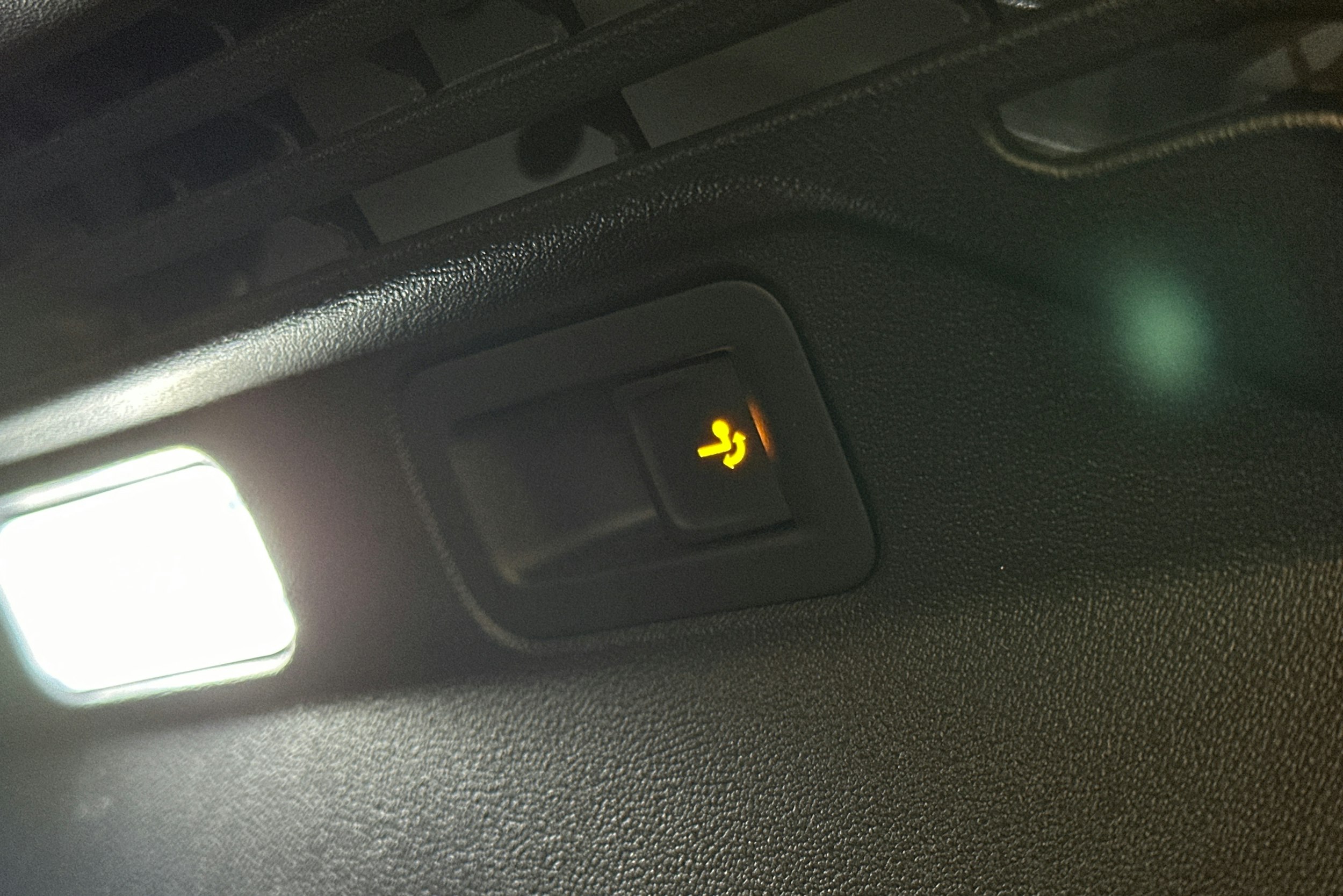 valkoinen Volkswagen ID.5 2024 kuva 16.